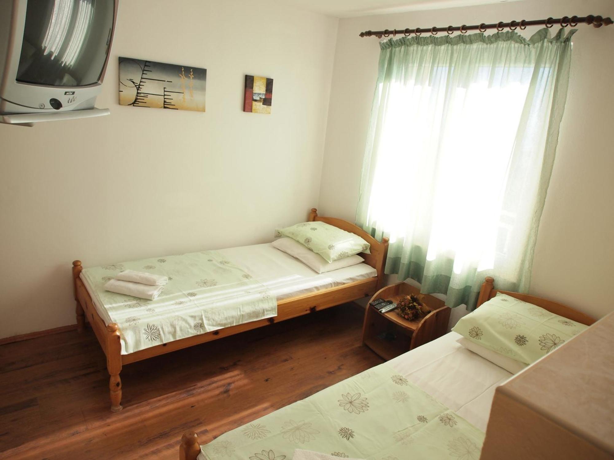 Apartments And Rooms With Parking Space Orebic, Peljesac - 10192 Room photo